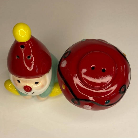 St Nicholas Square Gnome And Mushroom Salt And Pepper Shakers.  Nib - Picture 4 of 10